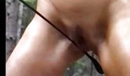 Menyaksikan orang Asia membesut bokep gentot janda kencing di jalan
