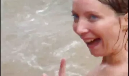 lesbian video bokep janda tua MILF langkah-saudara saling memakan vagina