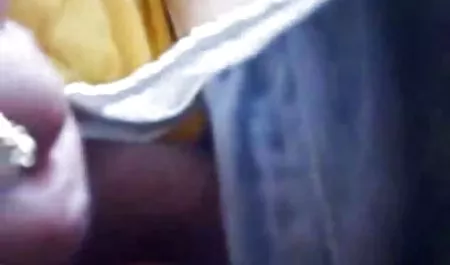 Bersenang-senang di bawah sinar gentot janda kembang matahari dengan seksi milf Priya Rai