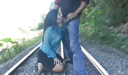 Gadis manis mendapat ass menjilat bkep jnda dan kacau bi-Bi-si kancing