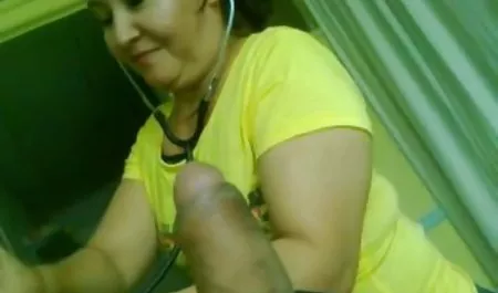 PANAS MENGISAP bokep janda muda DI SOFA
