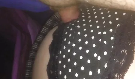 Toket kencang pramugari melepas seragam seksi pakaian dalam vidiongentot janda wanita Joi