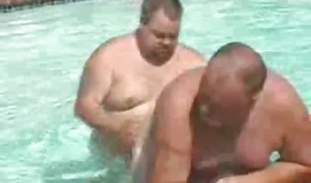 Meniup beban besar semua di atas dada anda untuk saya bokef tante muda Joi