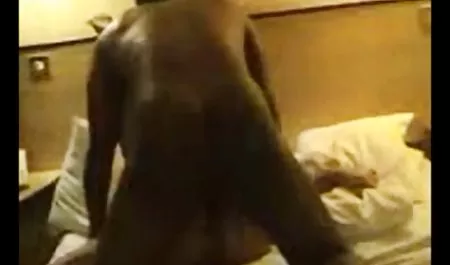 Ricky dengan tante muda sex super panas kuku panjang!